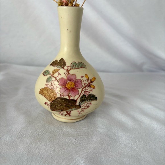 Vintage ceramic handmade painted floral vase gilded gold home decor cream - Picture 2 of 6